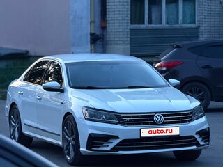 2017 Volkswagen Passat (North America and China) I Рестайлинг, белый, 1650000 рублей, вид 2