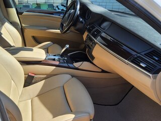 2012 BMW X6 35i 8-speed I (E71), белый, 1900000 рублей, вид 4