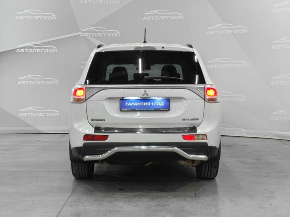 2012 Mitsubishi Outlander III, белый, 1249000 рублей - вид 3