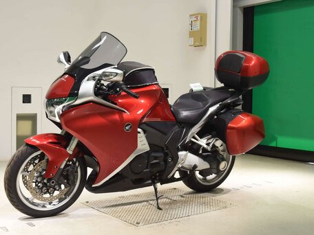 2010 Honda VFR 1200, красный, 777000 рублей, вид 4