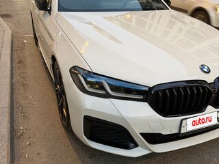 2021 BMW 5 серии 530d xDrive VII (G30/G31/G38) Рестайлинг, белый, 6700000 рублей, вид 3