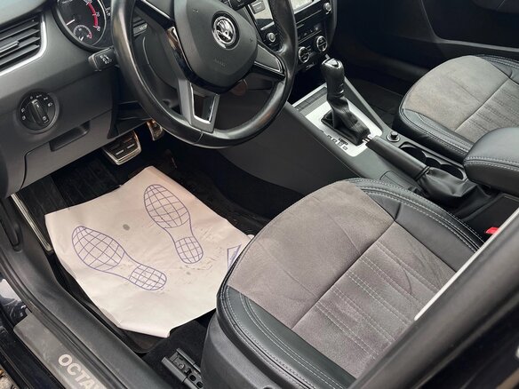 2018 Skoda Octavia III (A7) Рестайлинг, чёрный, 1835000 рублей - вид 8