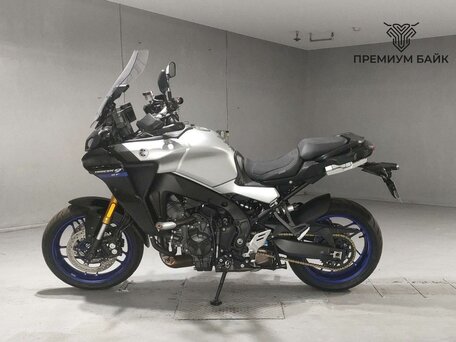2022 Yamaha MT-09 Tracer (FJ-09), серебристый, 1399000 рублей, вид 2