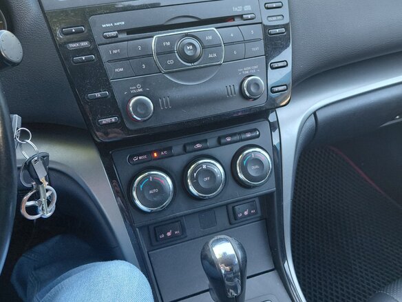 2011 Mazda 6 II (GH) Рестайлинг, красный, 800000 рублей - вид 8