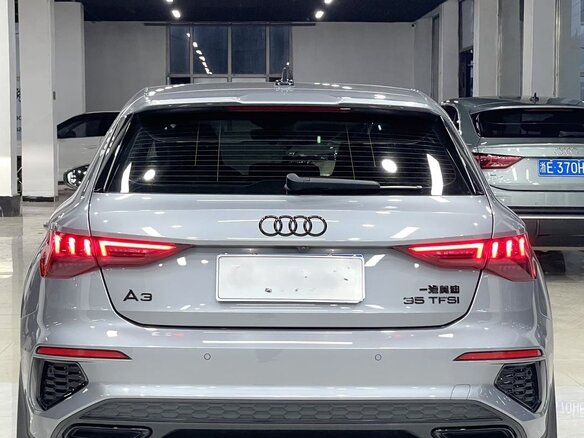 2023 Audi A3 Sportback 35 TFSI IV (8Y), серый, 2267443 рублей - вид 5