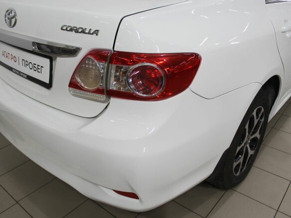 2012 Toyota Corolla X (E140, E150) Рестайлинг, белый, 1150000 рублей - вид 8