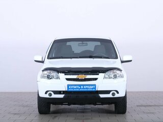 2017 Chevrolet Niva I Рестайлинг, белый, 759000 рублей, вид 2