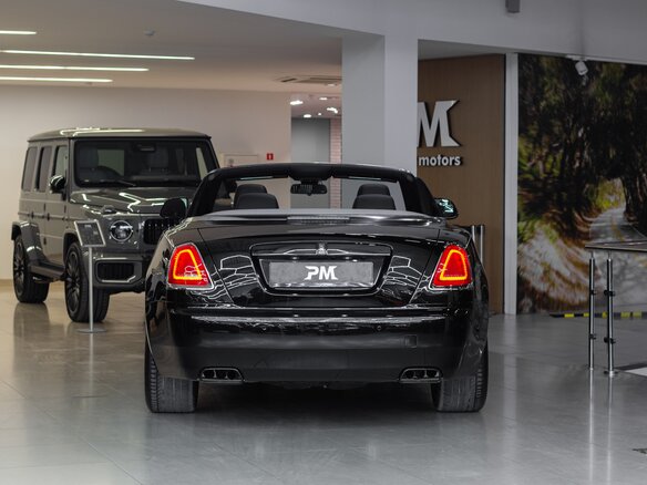 2021 Rolls-Royce Dawn Black Badge, чёрный, 45000000 рублей - вид 9