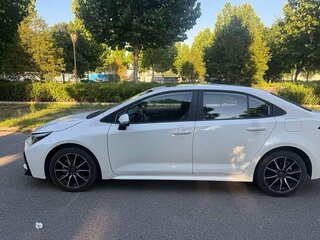 2023 Toyota Levin XII (E210) Рестайлинг, белый, 1600000 рублей, вид 3