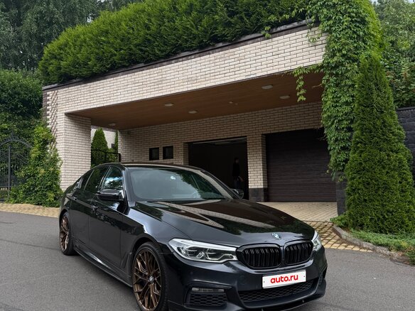 2017 BMW 5 серии 540i xDrive VII (G30/G31/G38), чёрный, 4500000 рублей - вид 1