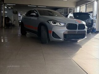 2021 BMW X2 xDrive25e I (F39), серебристый, 4100000 рублей, вид 2