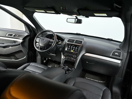 2017 Ford Explorer V Рестайлинг, чёрный, 1965000 рублей, вид 5