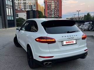 2016 Porsche Cayenne S II Рестайлинг (958), белый, 4100000 рублей, вид 4