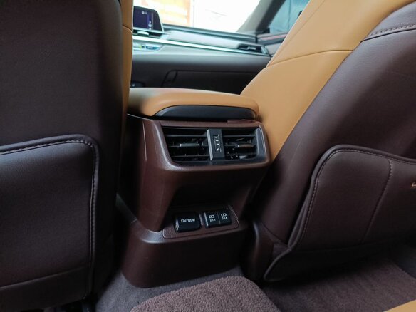 2018 Lexus ES 300h VII, белый, 4200000 рублей - вид 17