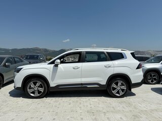 2026 Geely Okavango I Рестайлинг, белый, 4085990 рублей, вид 4