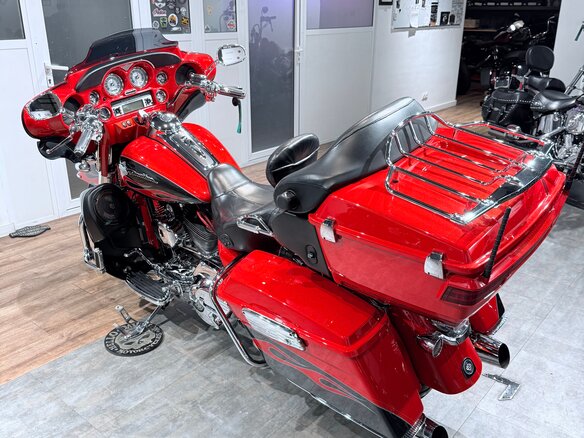 2011 Harley-Davidson CVO Limited, красный, 1599000 рублей - вид 5