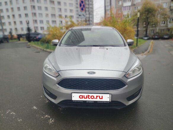2016 Ford Focus III Рестайлинг, серебристый, 1200000 рублей - вид 1