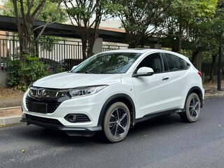 2021 Honda Vezel I Рестайлинг, белый, 1311000 рублей, вид 3
