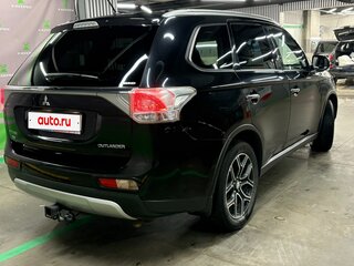 2014 Mitsubishi Outlander III Рестайлинг, чёрный, 1230000 рублей, вид 3