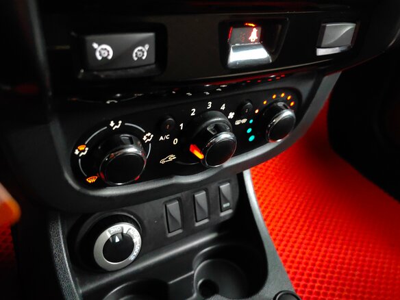 2015 Renault Duster I Рестайлинг, чёрный, 1219000 рублей - вид 14