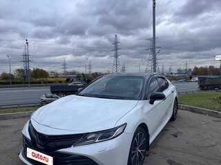 2018 Toyota Camry VIII (XV70), белый, 2650000 рублей, вид 1