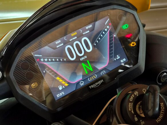 2023 Triumph Street Triple, жёлтый, 985000 рублей - вид 7