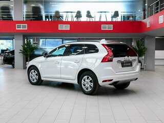 2017 Volvo XC60 I Рестайлинг, белый, 1690000 рублей, вид 4