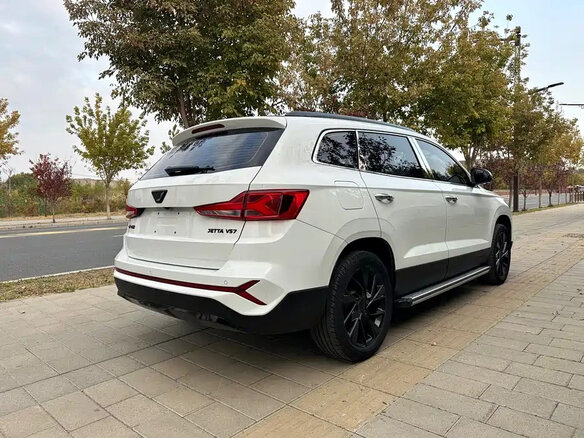 2023 Jetta VS7 I Рестайлинг 1, белый, 1700000 рублей - вид 3