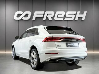 2019 Audi Q8 55 TFSI I (4M), белый, 4250000 рублей, вид 2