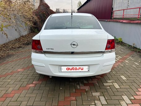 2013 Opel Astra H Рестайлинг, белый, 599000 рублей, вид 4