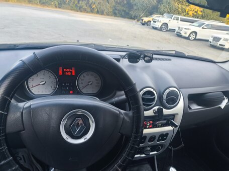 2010 Renault Sandero I, бежевый, 480000 рублей, вид 4