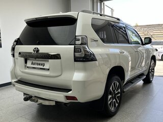 2021 Toyota Land Cruiser Prado 150 Series Рестайлинг 3, белый, 6770000 рублей, вид 4