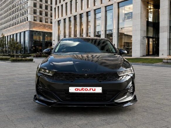 2021 Kia K5 III, чёрный, 3350000 рублей - вид 2