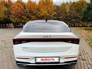 2021 Kia K5 III, белый, 3100000 рублей, вид 4