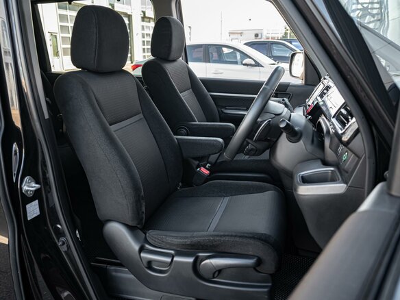 2019 Honda Stepwgn Spada V Рестайлинг, чёрный, 2285000 рублей - вид 10