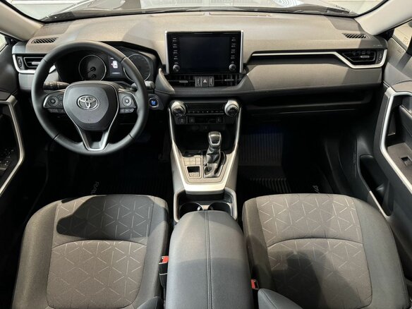 2021 Toyota RAV4 V (XA50), чёрный, 3188000 рублей - вид 9