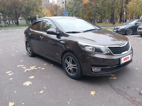 2017 Kia Rio III Рестайлинг, белый, 825000 рублей, вид 5
