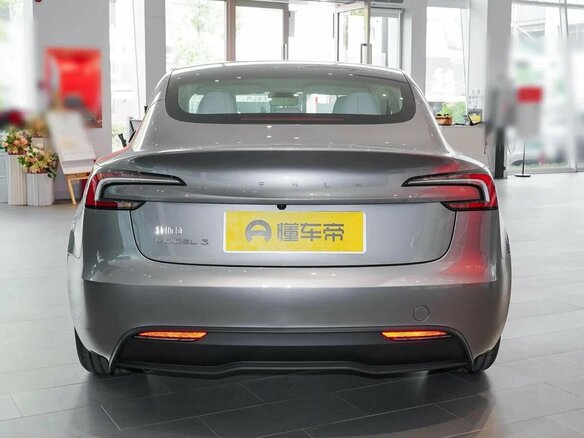 2025 Tesla Model 3 Long Range I Рестайлинг, серебристый, 8366500 рублей - вид 5