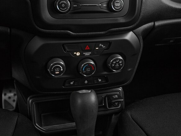 2018 Jeep Renegade I, синий, 1580000 рублей - вид 16