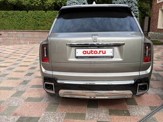 2026 Rolls-Royce Cullinan I Рестайлинг (Series II), серый, 65000000 рублей, вид 4