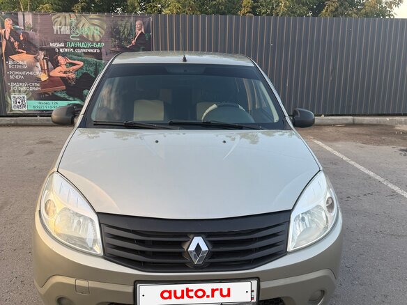 2011 Renault Sandero I, бежевый, 480000 рублей - вид 2