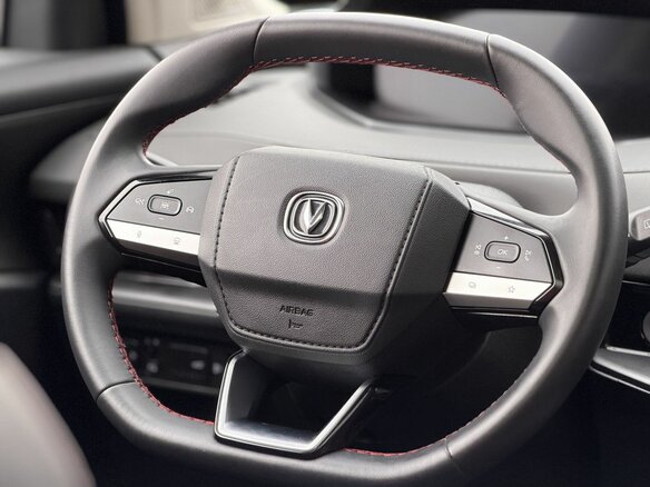 2024 Changan UNI-S I, чёрный - вид 11