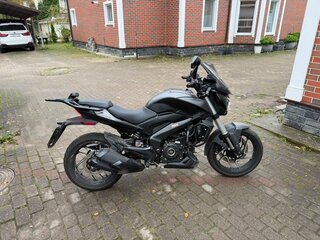 2023 Bajaj Dominar 400, чёрный, 390000 рублей, вид 3