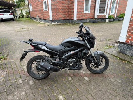 2023 Bajaj Dominar 400, чёрный, 395000 рублей, вид 2