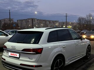 2020 Audi Q7 45 TDI II (4M) Рестайлинг, белый, 5700000 рублей, вид 5