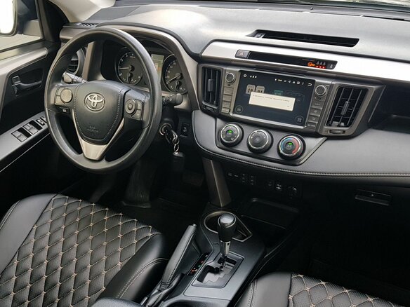 2016 Toyota RAV4 IV (XA40) Рестайлинг, чёрный, 1849000 рублей - вид 8