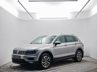2018 Volkswagen Tiguan II, серебристый, 2437000 рублей, вид 1