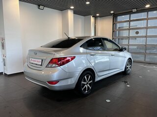 2014 Hyundai Solaris I, серебристый, 687000 рублей, вид 3