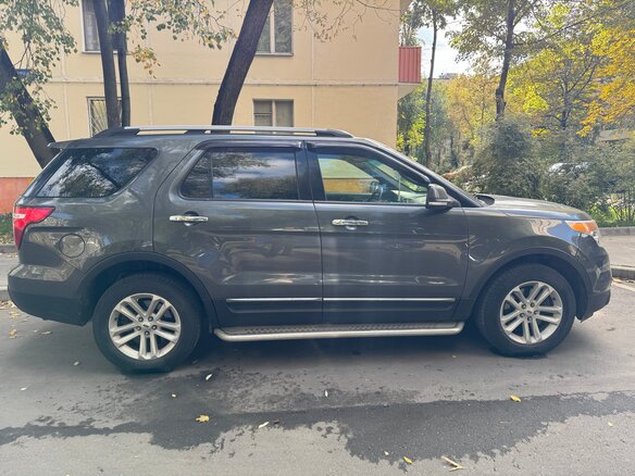 2015 Ford Explorer V, серый, 2050000 рублей - вид 3