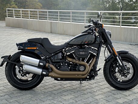 2024 Harley-Davidson Fat Bob, серый, 2100000 рублей, вид 1